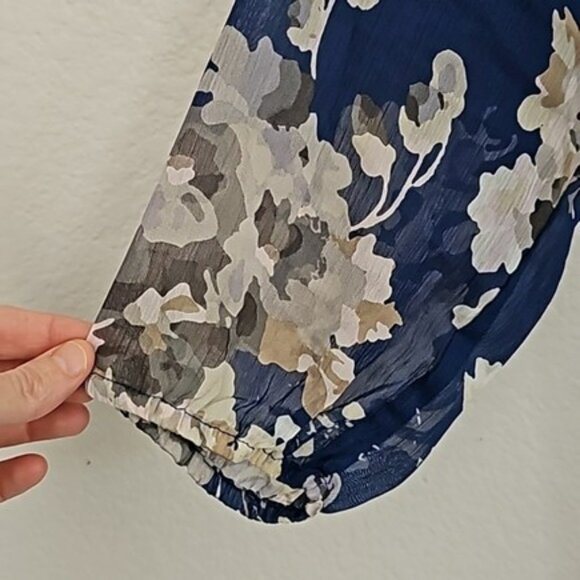 Express Women's Blouse Size XS Sheer Blue Floral Bohemian Flowy Pleated Office - Picture 4 of 12